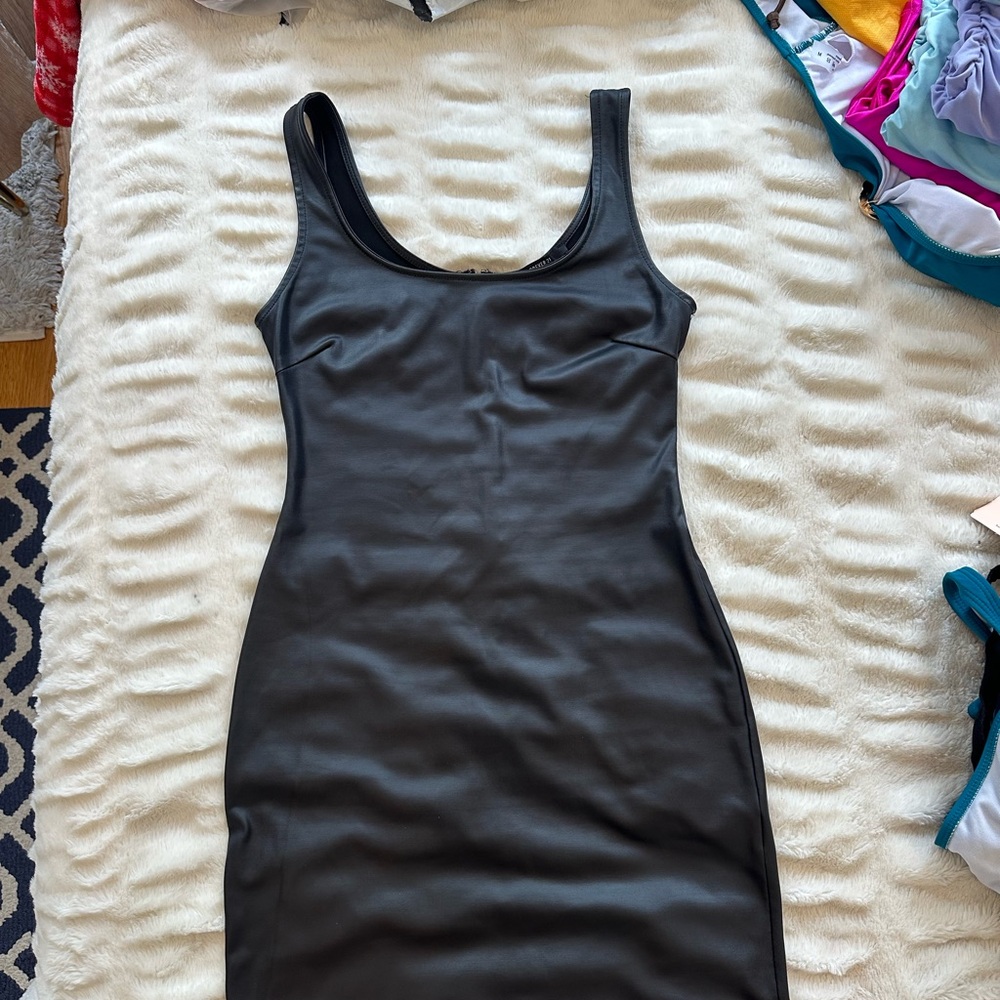 Elegant Black Sleeveless Dress